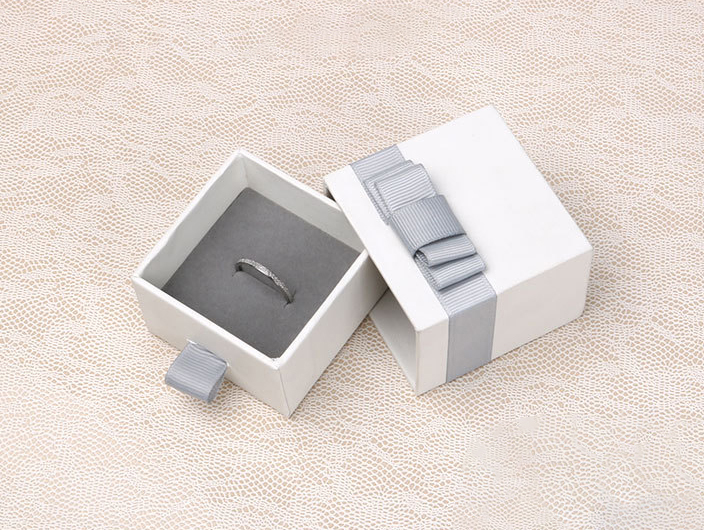 Drawer Type Jewelry Paper Box Delicate Silk Easy To Pull 